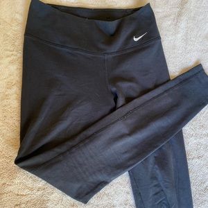 black Nike dri-fit full-length leggings